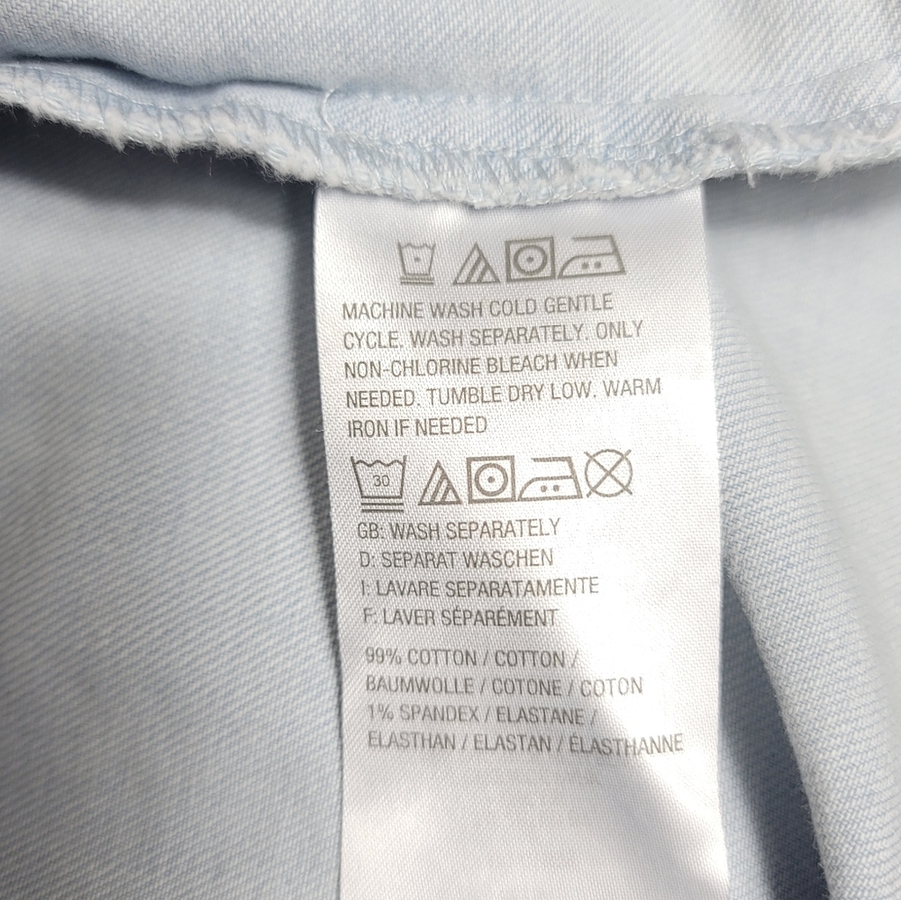 Isaac MizrahiBlue Women's TRUE DENIM Jean Jacket with Patch Pockets Size 8 - Picture 9 of 9